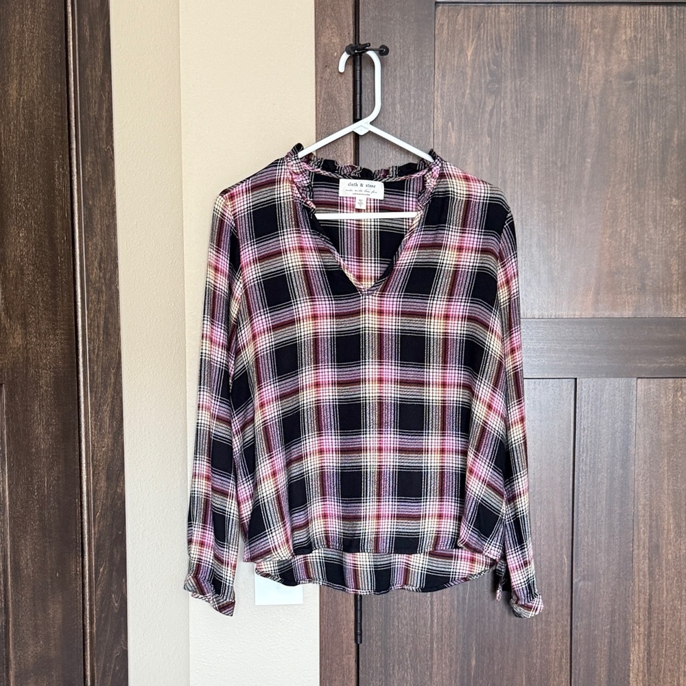 Anthropologie Cloth & Stone Flannel Ruffle V Neck Plaid Long Sleeve Size Medium